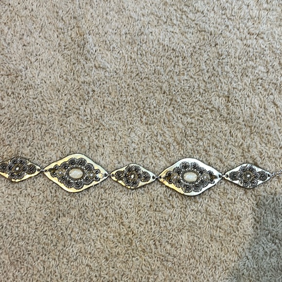 NWOT CHICO’S Beaded Gold Metallic Faux Leather and Silver Chain Belt - Picture 9 of 11